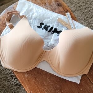SKIMS Plunge Bra - 38H